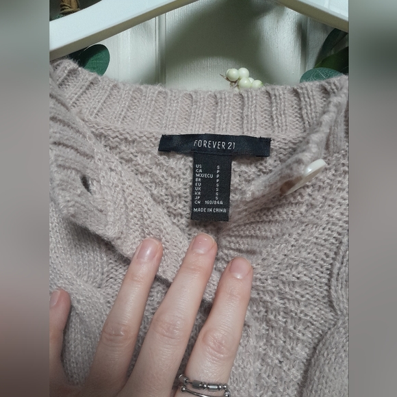 Fuzzy cardigan - Picture 2 of 3